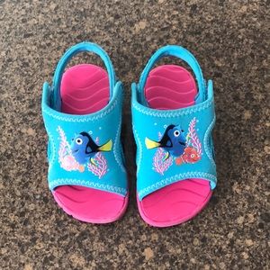 Disney nemo and dory sandals/water shoes. Size 6